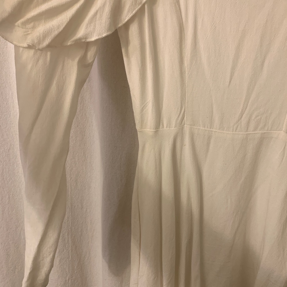 White goddess sleeves dress